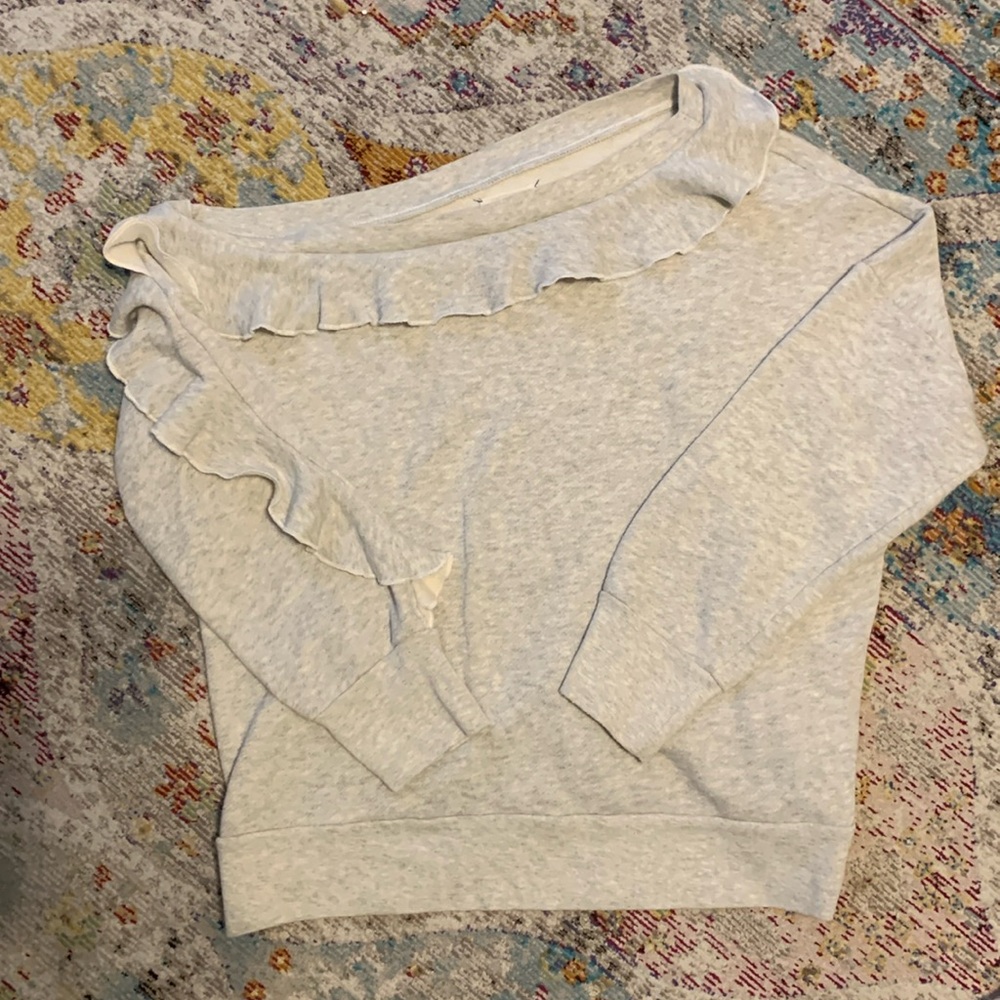 Sweatshirt. Long sleeve. Off the shoulder.